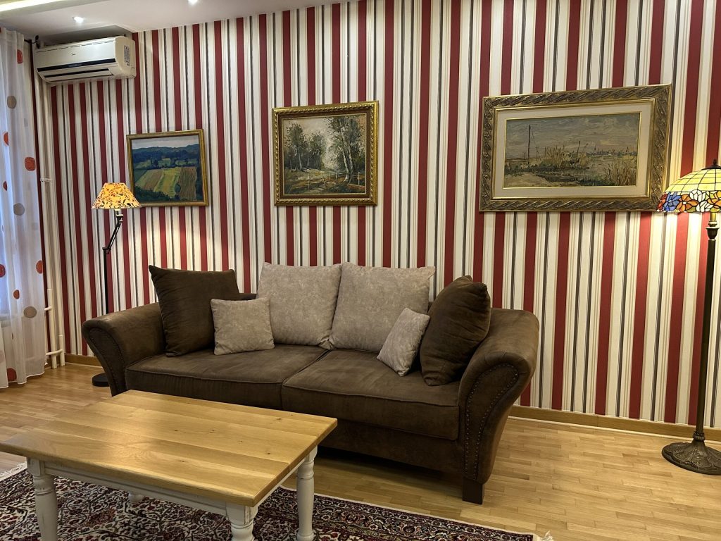 Novi Beograd – Belville, trosoban 102 m², luksuzno uređen